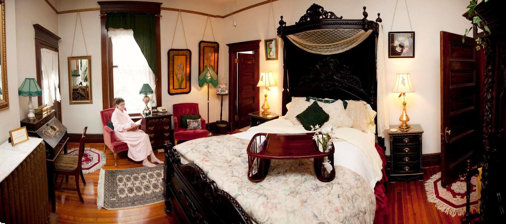 Beall Mansion An Elegant Bed & Breakfast Inn オールトン エクステリア 写真