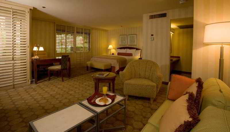 ホテル ヒルトン パーム スプリングス パーム・スプリングス 部屋 写真