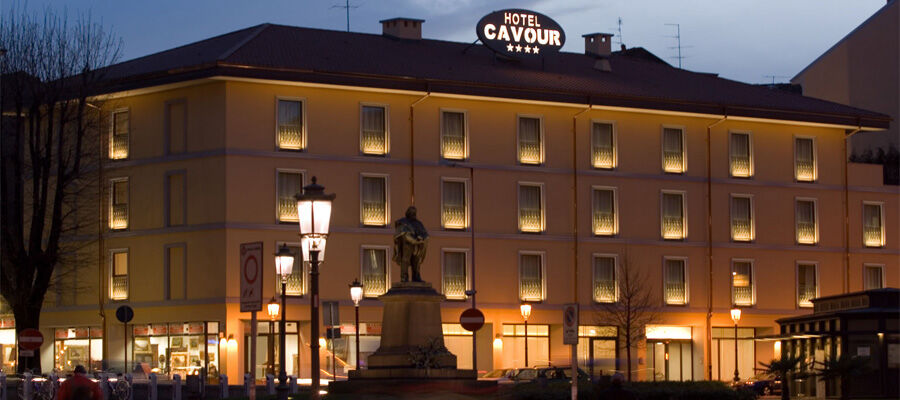 ホテル カヴォール ミラノ エクステリア 写真