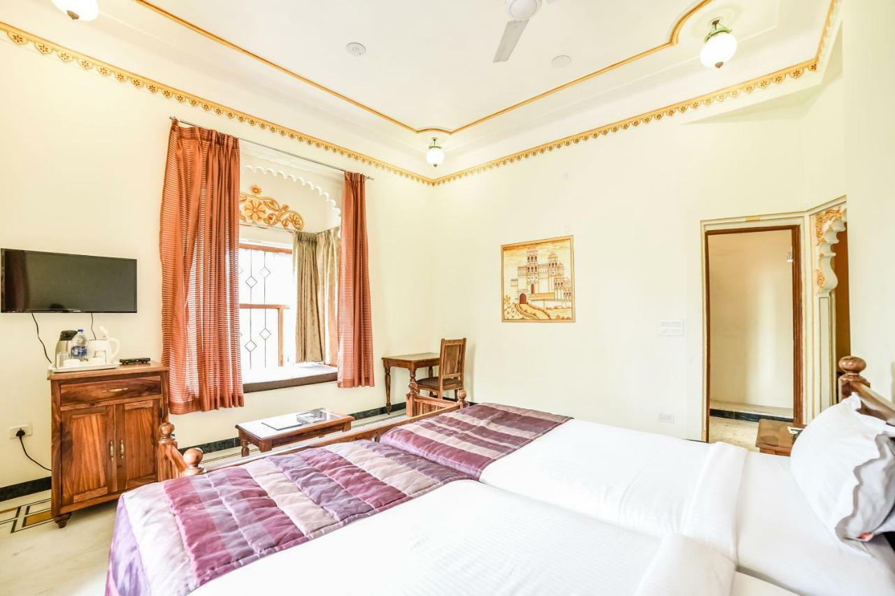 Hotel Jaisingh Garh By Innovating Hospitality ウダイプル エクステリア 写真