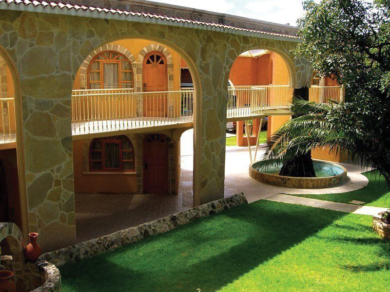 Hotel Arrecife De Coral San Cristóbal de Las Casas エクステリア 写真