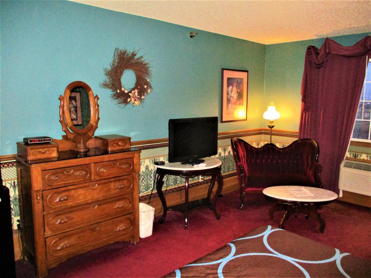 Cozy House Inn & Suites By Marifah Williamsburg エクステリア 写真