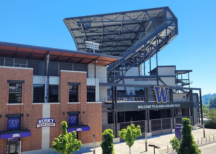 Alaska Airlines Arena at Hec Edmundson Pavilion photo