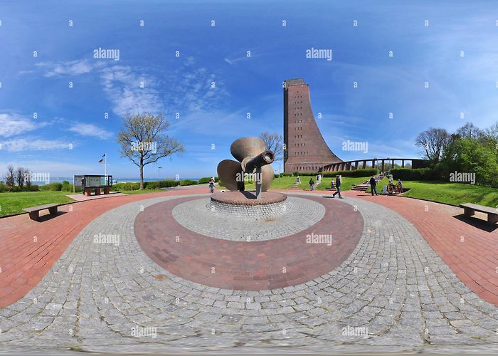 Marine-Ehrenmal Laboe 360° view of Laboe - Schiffsschraube und Marine-Denkmal - Alamy photo