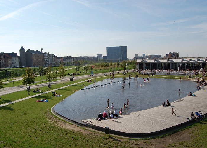 Park Spoor Noord Antwerpen Spoor Park Noord Antwerpen | Stadspark, Antwerpen, Landschap photo