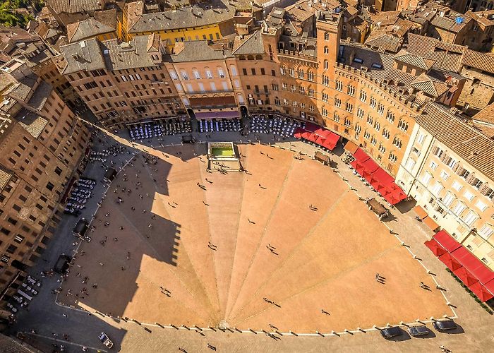 Piazza del Campo Piazza del Campo in Siena, history and sights to see on holiday in ... photo