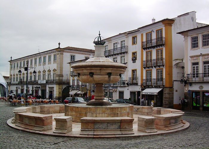 Praca do Giraldo Praca do Giraldo in Évora: 5 reviews and 4 photos photo