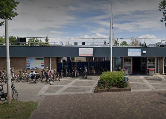 De Hoge Bomen Zwembad de Hoge Bomen later open en extra kosten door onverwachte ... photo