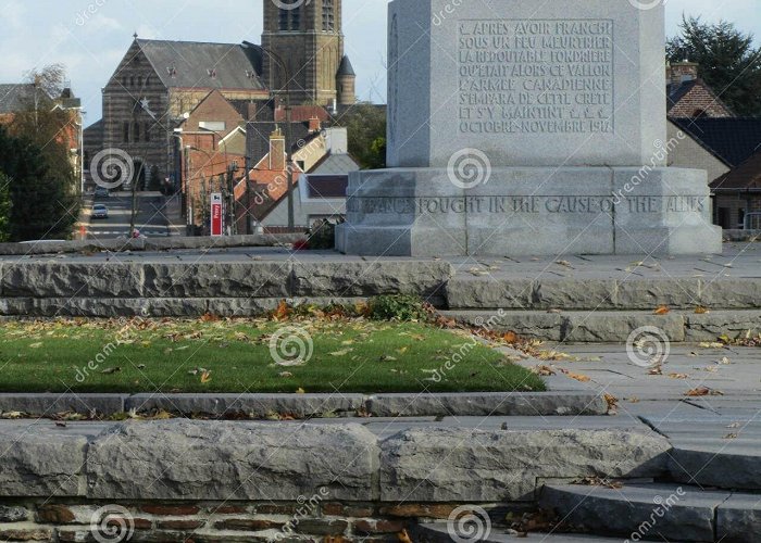 The Passchendaele Canadian Memorial Canadian War Memorial editorial photography. Image of crest - 35620802 photo