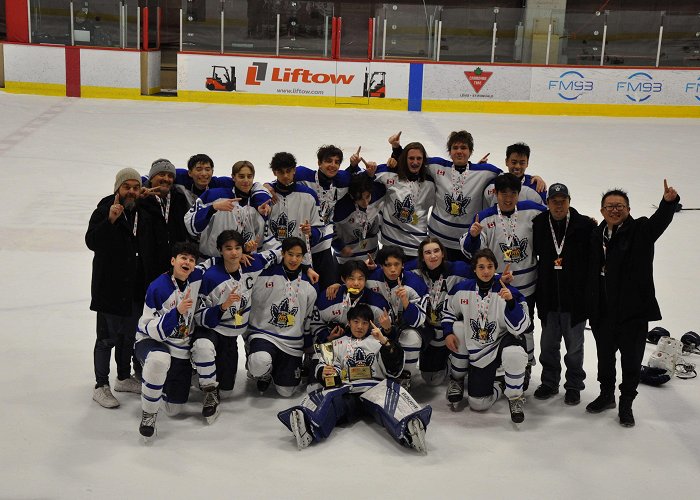 Markham Village Arena News > Waxers U18BB4 Strike Gold in Chilly Quebec City (Markham ... photo