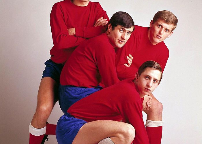 Cruyff Court Arjen Robben Veld Teruglezen - Voetbalwereld geschokt door dood Johan Cruijff | de ... photo