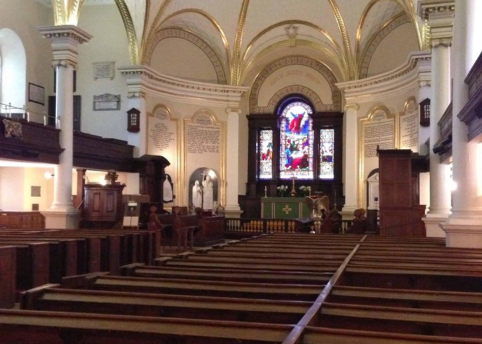 Cathedral of the Holy Trinity Québec: Churches in Upper Town (Canada) - Nomadic Niko photo