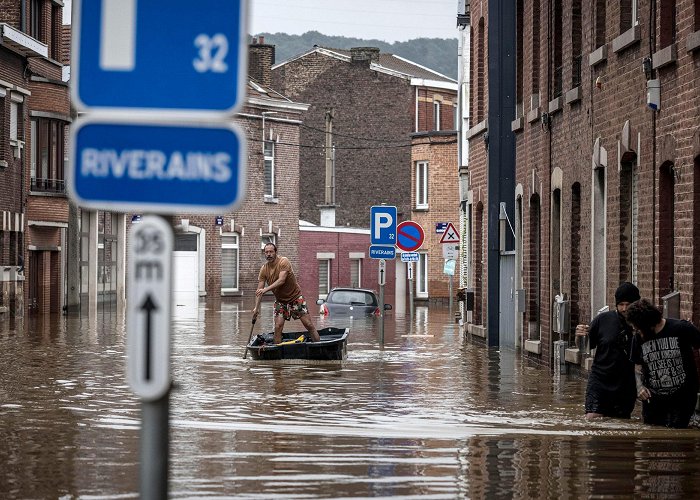 Angleur 10) How climate change is fueling extreme flood events, like those ... photo