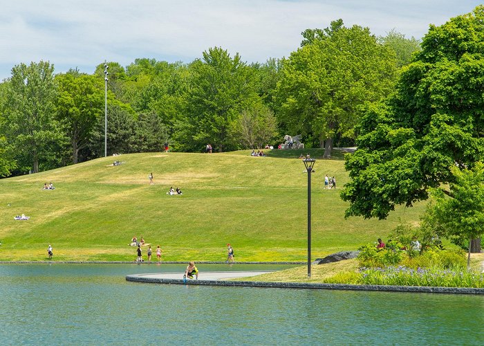 Parc Belvedere Visit Mont-Royal: 2024 Travel Guide for Mont-Royal, Montreal | Expedia photo