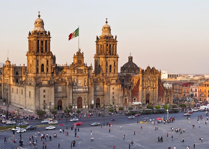 Park Plaza Catedral Metropolitana de la Asunción de la Santísima Virgen María ... photo