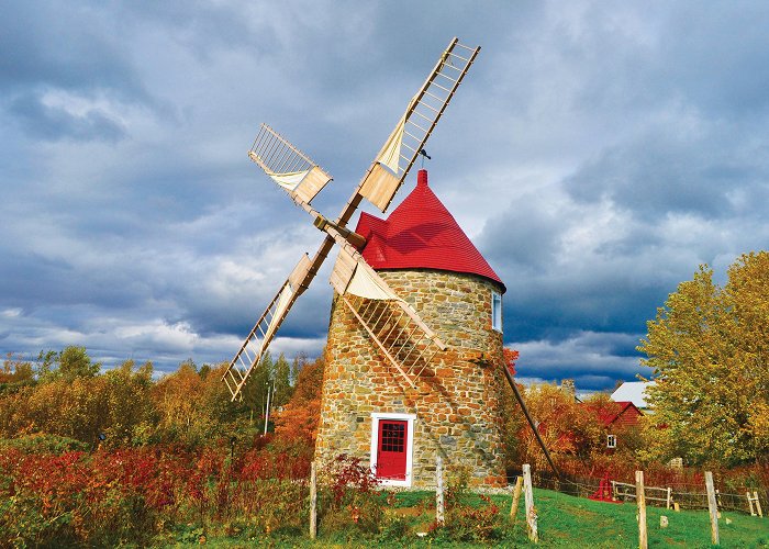 Les Moulins de l'Isle-aux-Coudres Avec vents et marées | Les Moulins de L'Isle-aux-Coudres ... photo