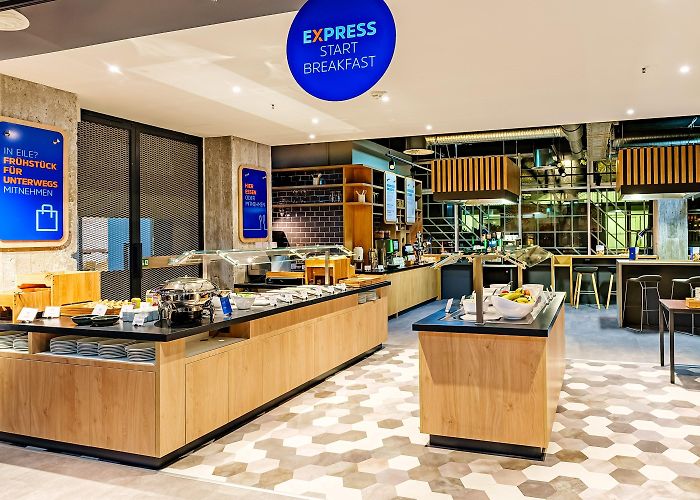 Pragerstrasse Dresden Holiday Inn Express Dresden Zentrum - an IHG Hotel photo