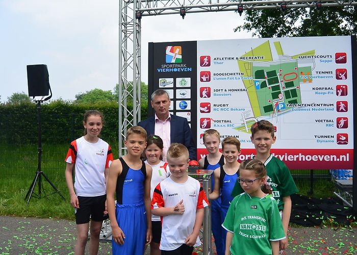 Vierhoeven Alleen maar mooie woorden bij opening Sportpark Vierhoeven - Al ... photo