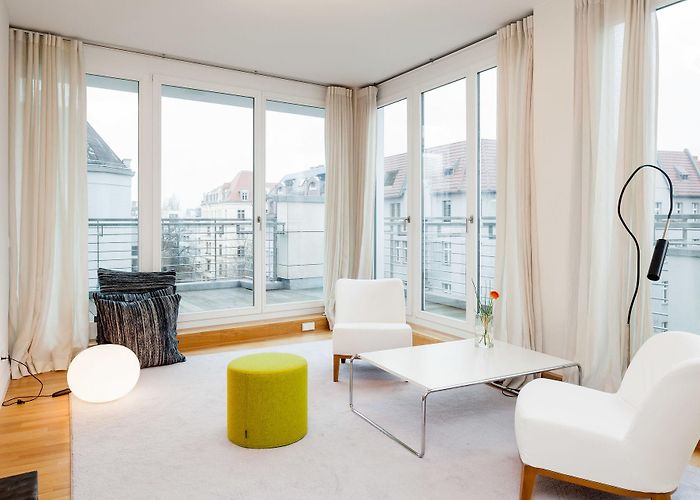 Viktoria-Luise-Platz Generous & modern penthouse - only 10 minutes walk to Kadewe photo