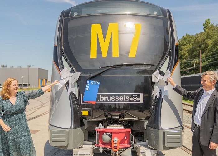 Delta Train First M7 metro trainset arrives in Brussels | Metro Report ... photo
