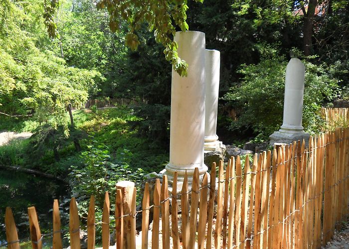 Pierre Paulus du Chatelet Pierre Paulus du Châtelet Park | C.I.II.III.IV.A photo