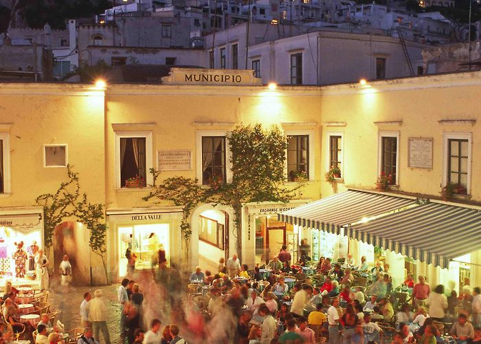 Piazzetta di Capri The 10 best things to do on the island of Capri – Jan Fuscoe ... photo