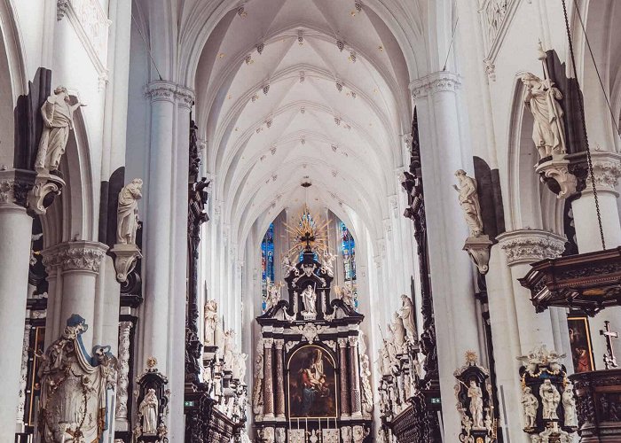 St. Paul's Church Sint-Pauluskerk, Calvary Mountain & A Stolen Caravaggio | solosophie photo