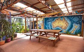 Ozzie Pozzie Backpackers - Port Macquarie Yhaホステル Exterior photo