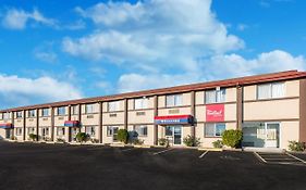 Red Roof Inn & Suites Wapakoneta Exterior photo