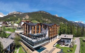 Ciampedie Luxury Alpine Spa Hotel ヴィーゴ・ディ・ファッサ Exterior photo