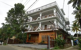 テッカディ Periyar Woods Bed & Breakfast Exterior photo