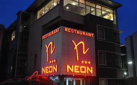 Hotel Neon ティミショアラ Exterior photo