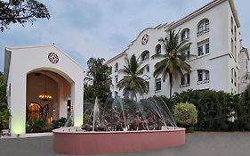 Golden Palms Hotel And Spa バンガロール Exterior photo
