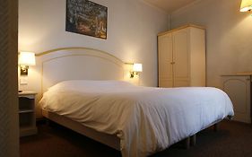 Hotel Acte V パリ Room photo