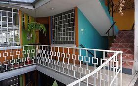 ホテル Hostal Guatefriends グアテマラシティ Exterior photo