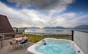 Loch Linnhe Waterfront Lodges With Hot Tubs グレンコー Exterior photo