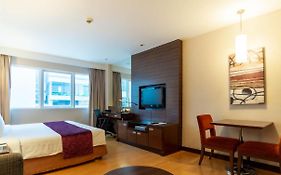 Legacy Suites Hotel Sukhumvit By Compass Hospitality バンコク都 Exterior photo