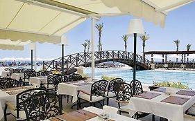 Mercure Cyprus Casino Hotels & Wellness Resort キレニア Restaurant photo