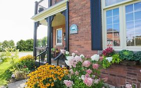 Markdale Danby House Bed & Breakfast Exterior photo