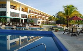 Playa Tortuga Hotel And Beach Resort ボカス・タウン Exterior photo