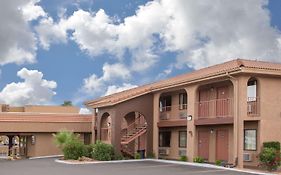Howard Johnson Inn And Suites Saint George Hwy I-15 Exit 6 セントジョージ Exterior photo