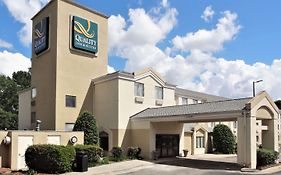 Quality Inn & Suites Raleigh North ローリー Exterior photo