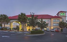 La Quinta Inn And Suites By Wyndham Fort Myers Airport Exterior photo