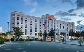 Hampton Inn & Suites Orlando Intl Dr N Exterior photo