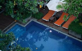 Amber Angkor Villa Hotel & Spa シェムリアップ Exterior photo