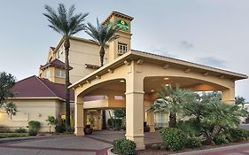 La Quinta Inn & Suites By Wyndham Phoenix Mesa West Exterior photo