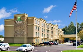 Holiday Inn Express Hotel & Suites West Long Branch Exterior photo