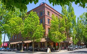 Mcmenamins Hotel Oregon マクミンヴィル Exterior photo