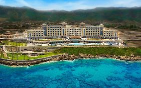 Merit Royal Premium Hotel Casino & Spa キレニア Exterior photo