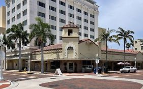 Hotel Indigo Fort Myers Downtown River District, An Ihg Hotel フォートマイヤーズ Exterior photo